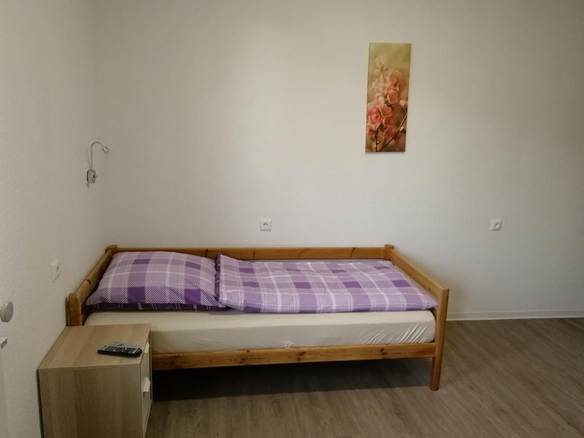 Haupthaus Moeblierte Zimmer Mit Eigenem Bad Uelzen Esterno foto